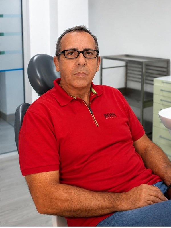 Testimonio en vídeo de Fidel, paciente de Clínica Dental Estudio 32